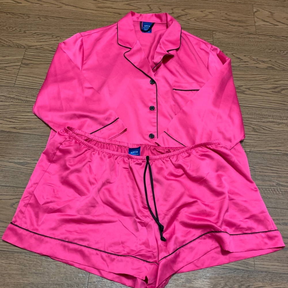 Pink pajama 2 pc set TOP:L Bottoms:XL